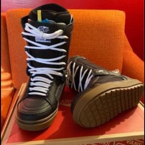 Vans snow board snow boot.